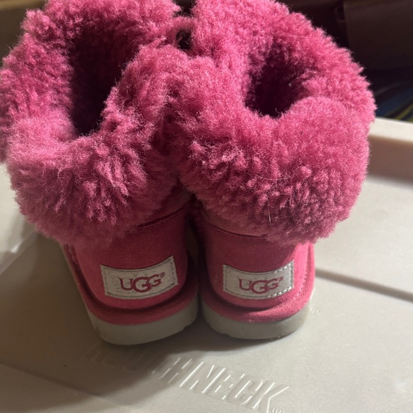 UGG Fuchsia Star Kids Boots - Picture 3 of 8